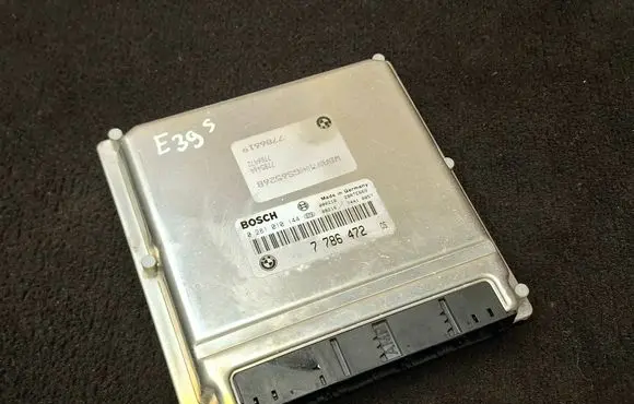 BMW 5 E39 Engine control unit/module