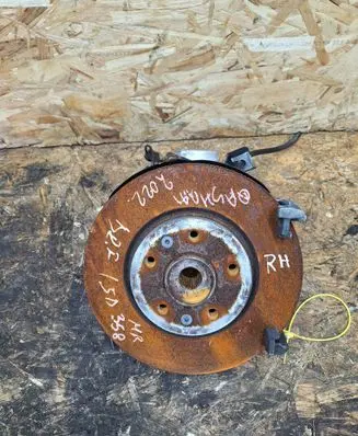 Nissan Qashqai J12 Front wheel hub spindle knuckle