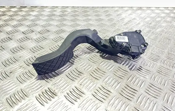 Volkswagen PASSAT B5.5 Accelerator throttle pedal 8D1721523J 6PV00837603
