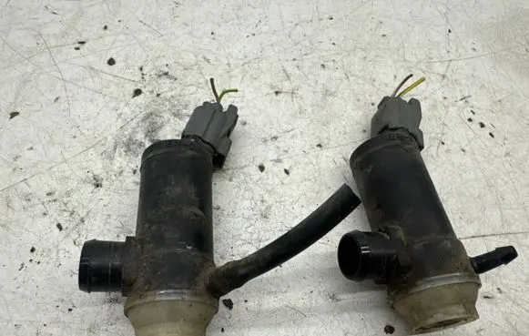 Subaru Forester SH Windscreen/windshield washer pump