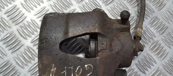 Volkswagen Golf IV Front brake caliper