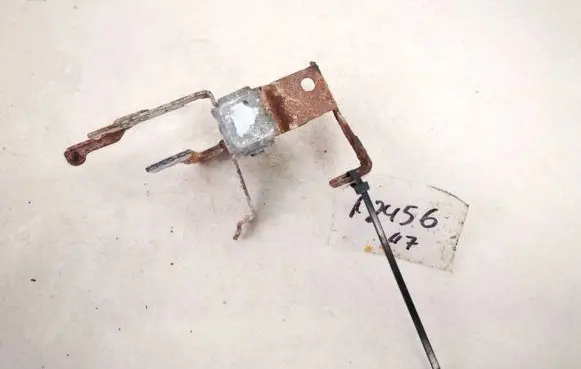 Subaru Legacy Fuel tank opening switch 