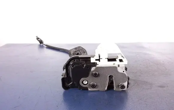 Ford Focus Front door lock JX7A-A21812-DE