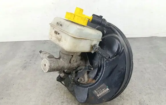 Volkswagen Golf IV Brake booster 