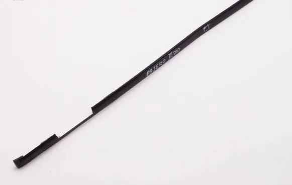 Mitsubishi Pajero Rear door windshield rail ZGARNIAJĄCA