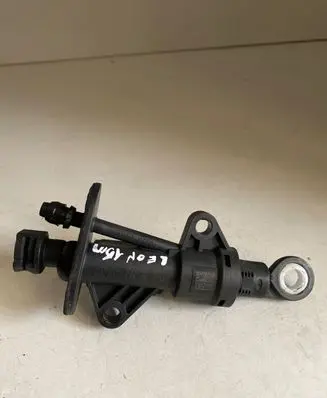 Seat Leon (5F) Clutch slave cylinder 5Q0721388F 5Q0927810