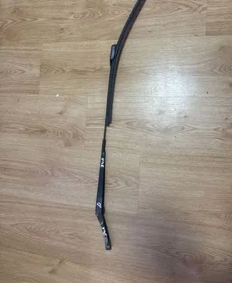Volkswagen PASSAT B6 Front wiper blade arm 3C1955410 3C1955410B