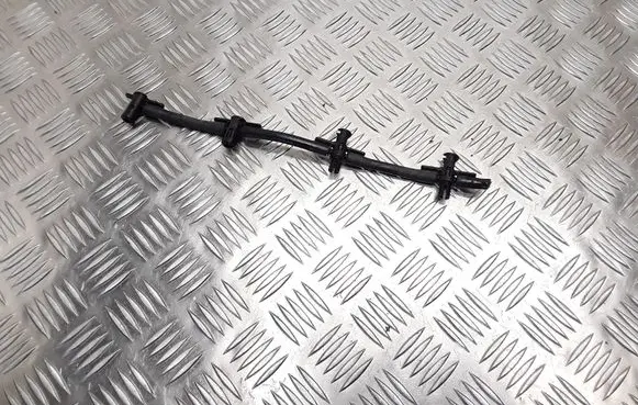 BMW X3 E83 Fuel injector supply line/pipe 