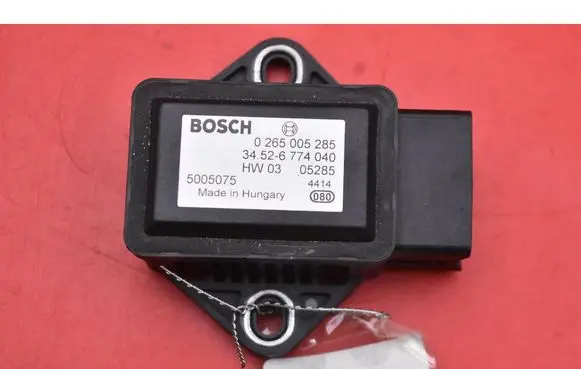 BMW X3 E83 Engine control unit/module ECU 6774040