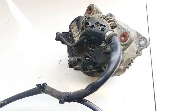 Volkswagen PASSAT B6 Generator/alternator 021903026L TG17C019
