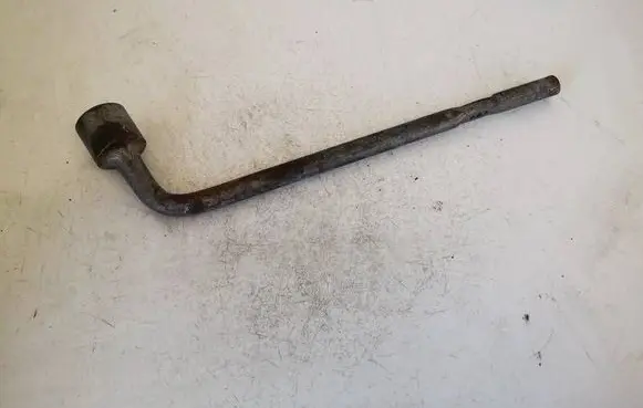 Toyota Verso Wheel nut wrench 