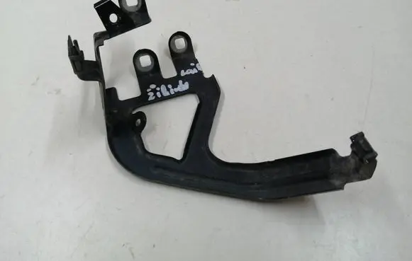 BMW 5 F10 F11 Headlight/headlamp mounting bracket