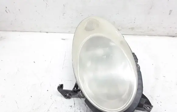 Nissan Micra Headlight/headlamp 89007102