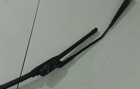 Skoda Superb B6 (3T) Front wiper blade arm 3T1955410A