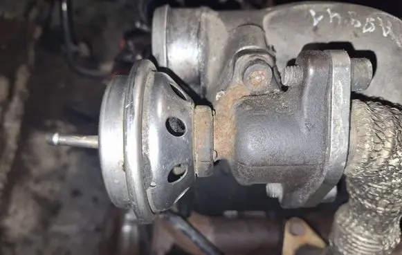 Audi A4 S4 B5 8D EGR valve 028131501e