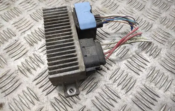 Nissan X-Trail T32 Glow plug pre-heat relay 8200558438A