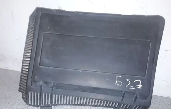 BMW 5 E39 Air filter box cover 64318364773 8364773