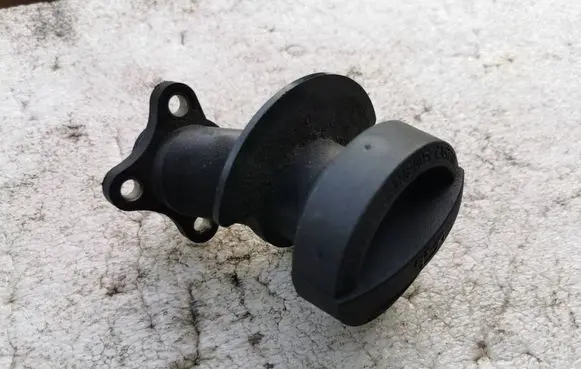 Volvo V70 Oil filler cap 30777537