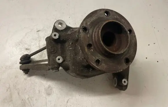 BMW 5 E60 E61 Front wheel hub 6760953