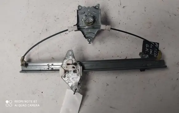 Rear door manual window regulator