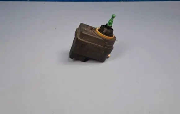 Headlight level adjustment motor