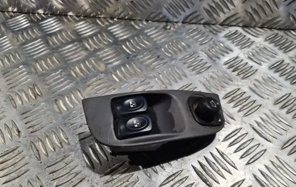 Renault Megane I Electric window control switch