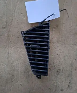 KIA Carens I Dash center air vent grill