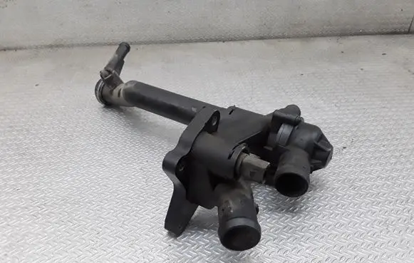 Engine coolant pipe/hose
