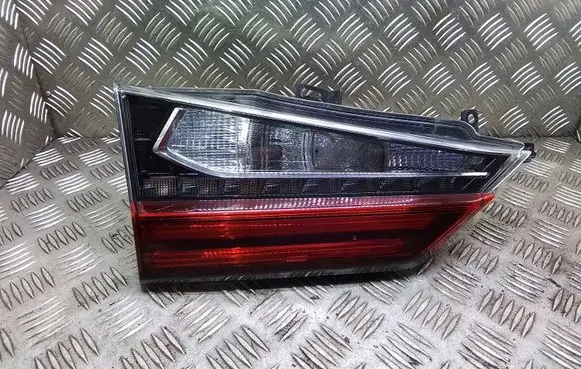 Lexus RX 450H Tailgate rear/tail lights