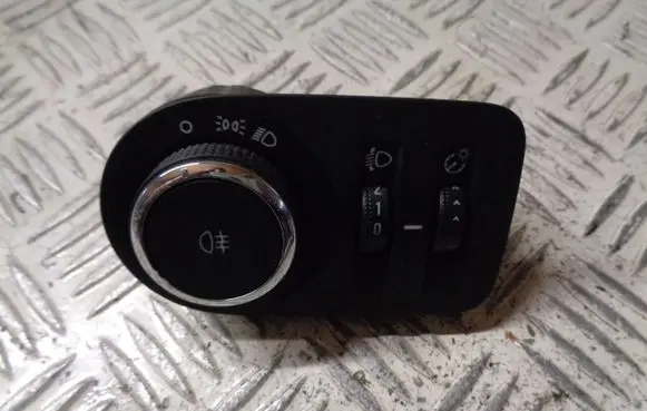 Opel Corsa E Light switch 13470443