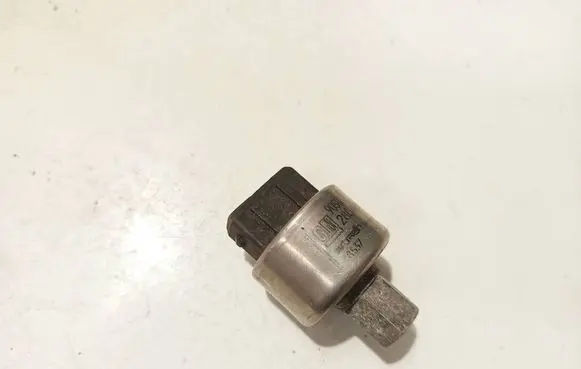 Opel Vectra B Air conditioning (A/C) pressure sensor 90506751 280446