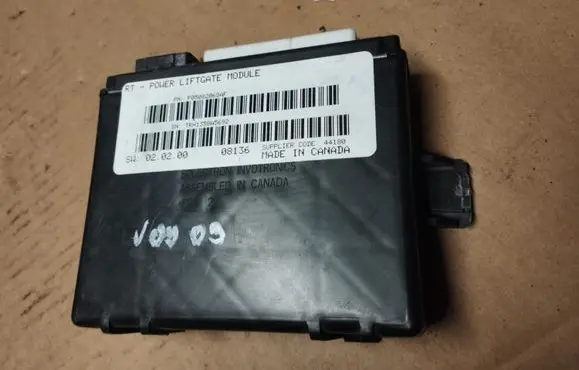 Chrysler Voyager Tailgate/trunk control unit/module P05082068AF