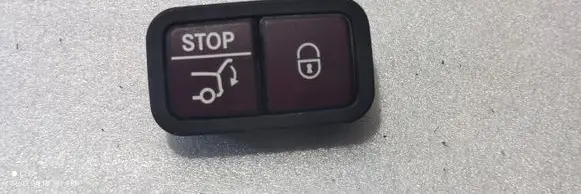 Tailgate opening switch