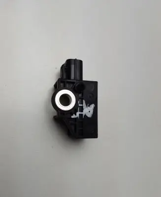 Honda CR-V Bonnet Pedestrian Airbag Actuator 77970T2AA010