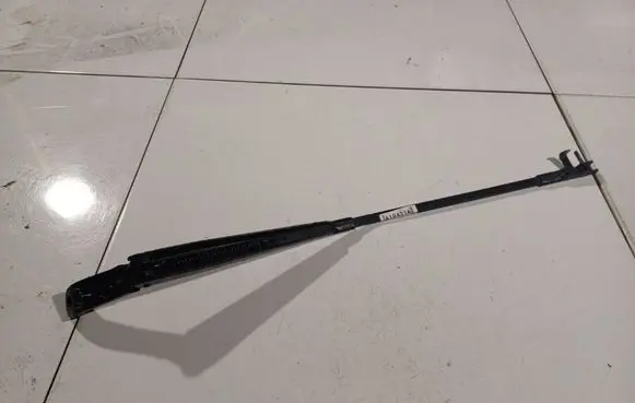 Peugeot 407 Front wiper blade arm