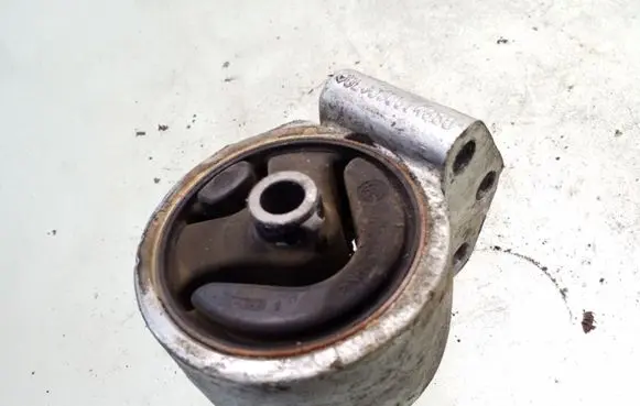 Volvo S40, V40 Gearbox mount 30814380