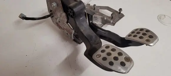 Citroen DS3 Pedal assembly 9683756680