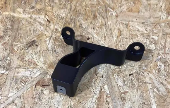 Porsche Macan (95B) Front shock absorber mounting bracket 95B825138