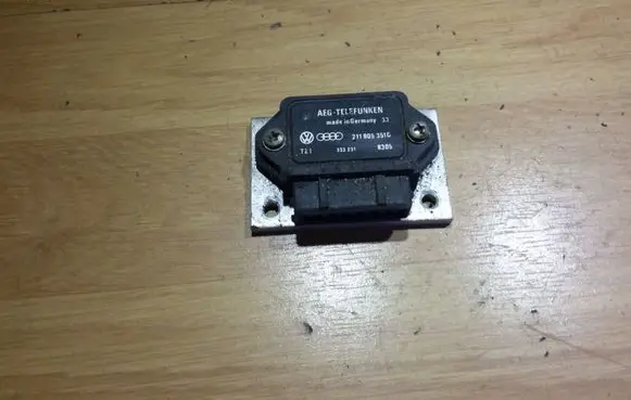 Audi 100 200 5000 C3 Ignition amplifier control unit 211905351C