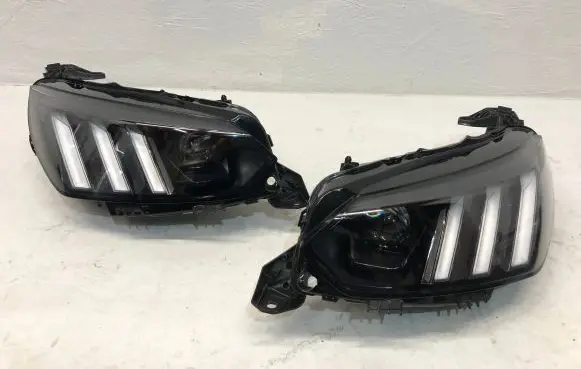 Peugeot 2008 II Headlight/headlamp 9823194180