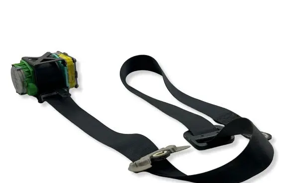 Toyota Verso Front seatbelt 732200F050 161209 AKATANET9