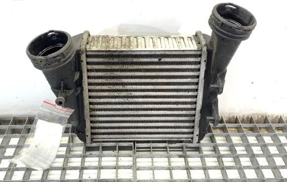 Volkswagen PASSAT B5.5 Intercooler radiator 3B0145806