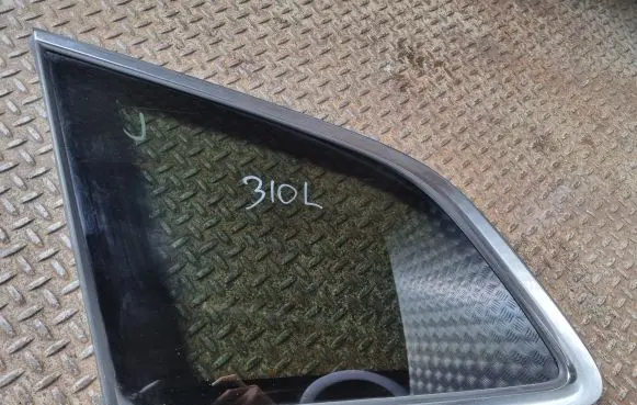 Volvo XC60 Rear side window