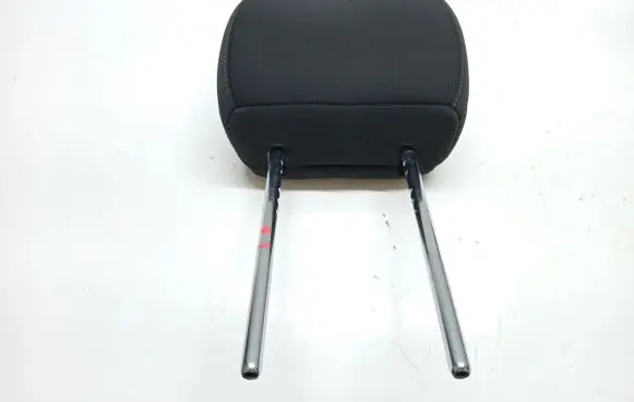 Hyundai i30 Front seat headrest 