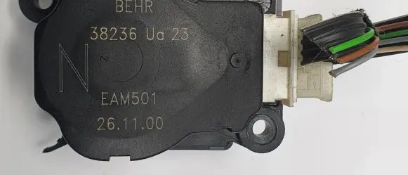 Mercedes-Benz S W220 A/C air flow flap actuator/motor 38236