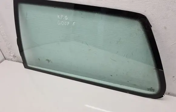 Volkswagen Golf V Rear side window