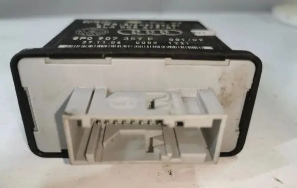 Audi A6 S6 C6 4F Light module LCM 8P0907357F 00021221 5LA00837901