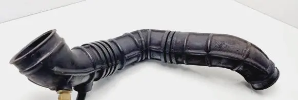 Volvo S40, V40 Air intake hose/pipe MB957388 5V023SCCAT1