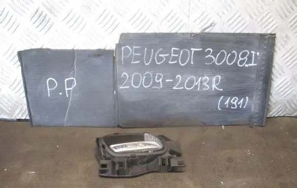 Peugeot 3008 I Front door interior handle