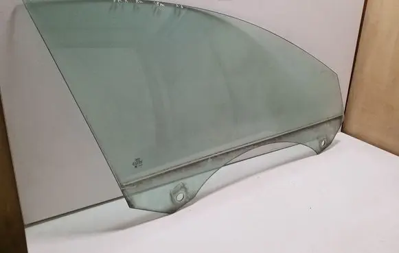 Audi A6 S6 C6 4F Front door window glass four-door 